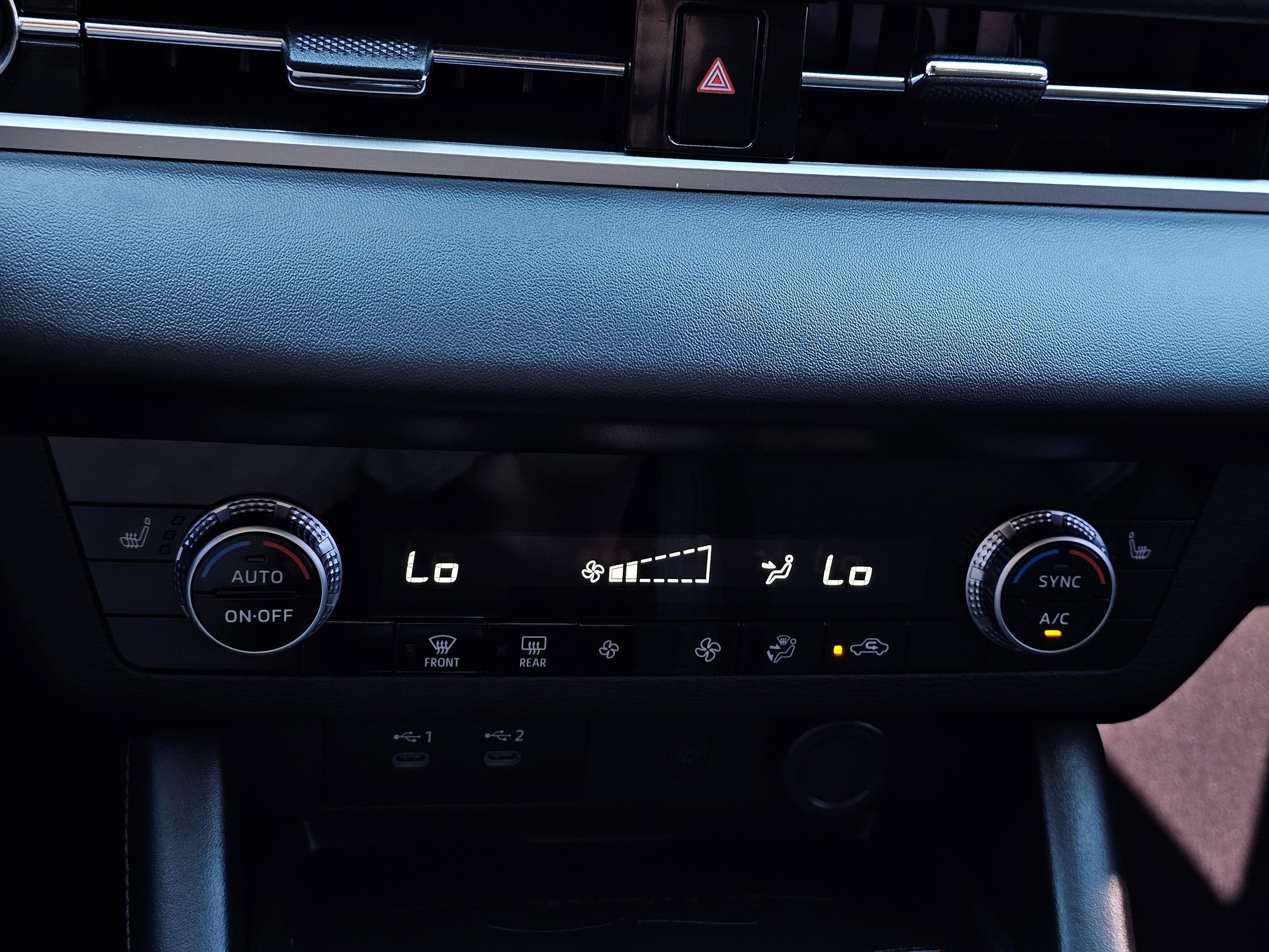 Used 2025 Mitsubishi Outlander SE FWD image 34
