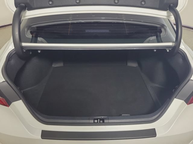 Used 2022 Toyota Camry XSE FWD image 7
