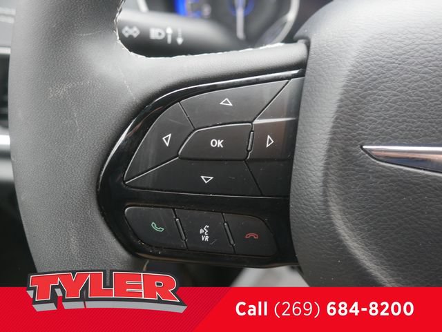 Used 2025 Chrysler Pacifica Limited FWD image 25