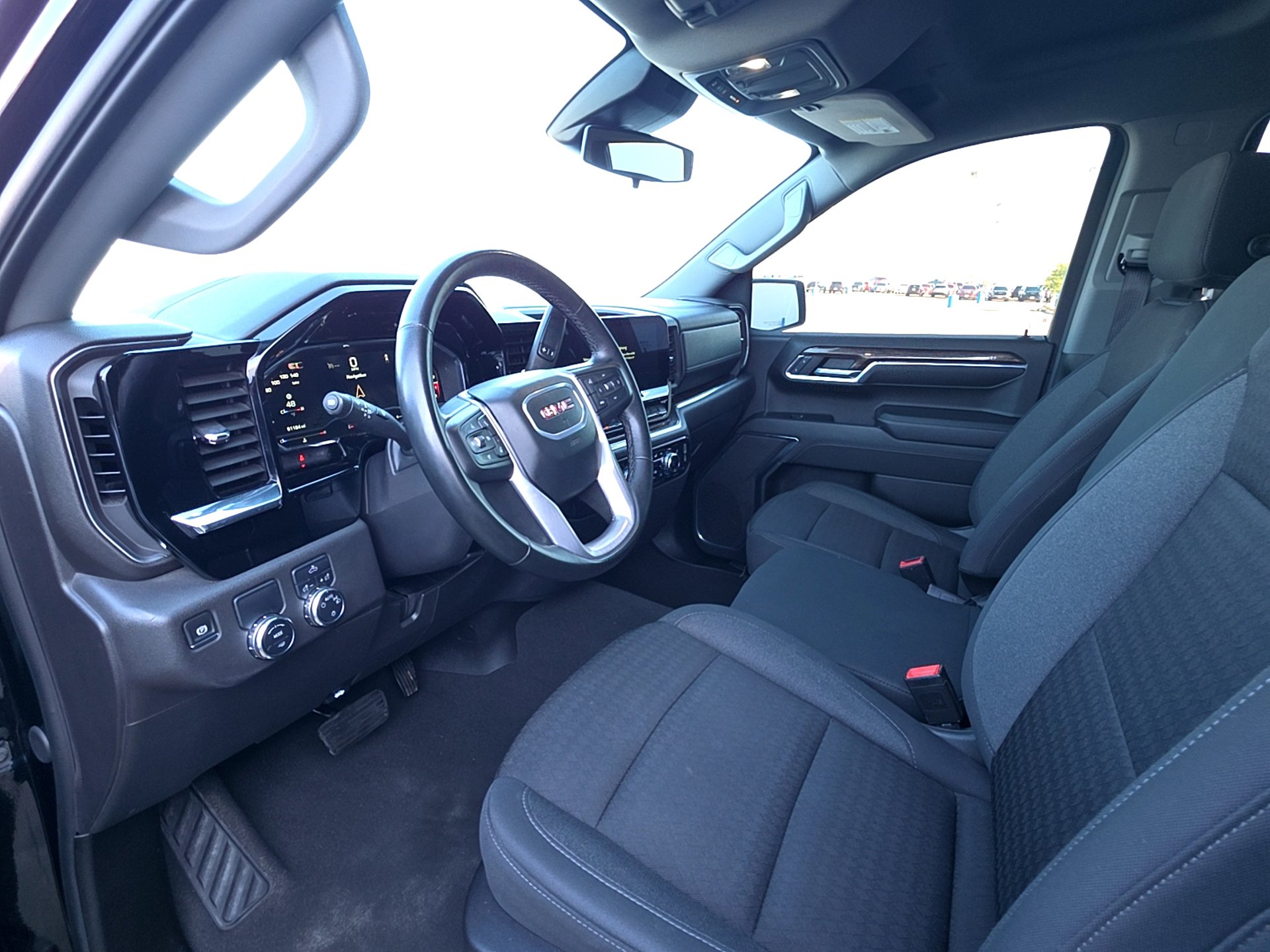 Used 2024 GMC Sierra 1500 SLE image 9