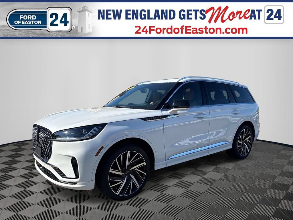 Used 2025 Lincoln Aviator Black Label AWD/4WD image 1