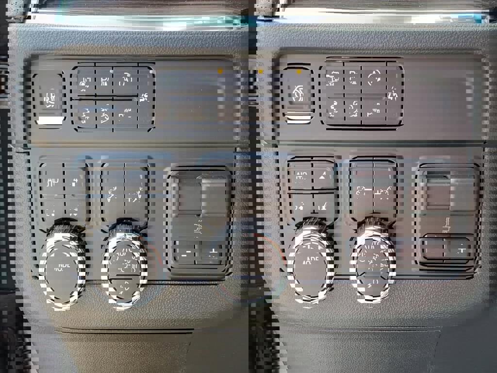 New 2026 Chevrolet Suburban Premier image 20