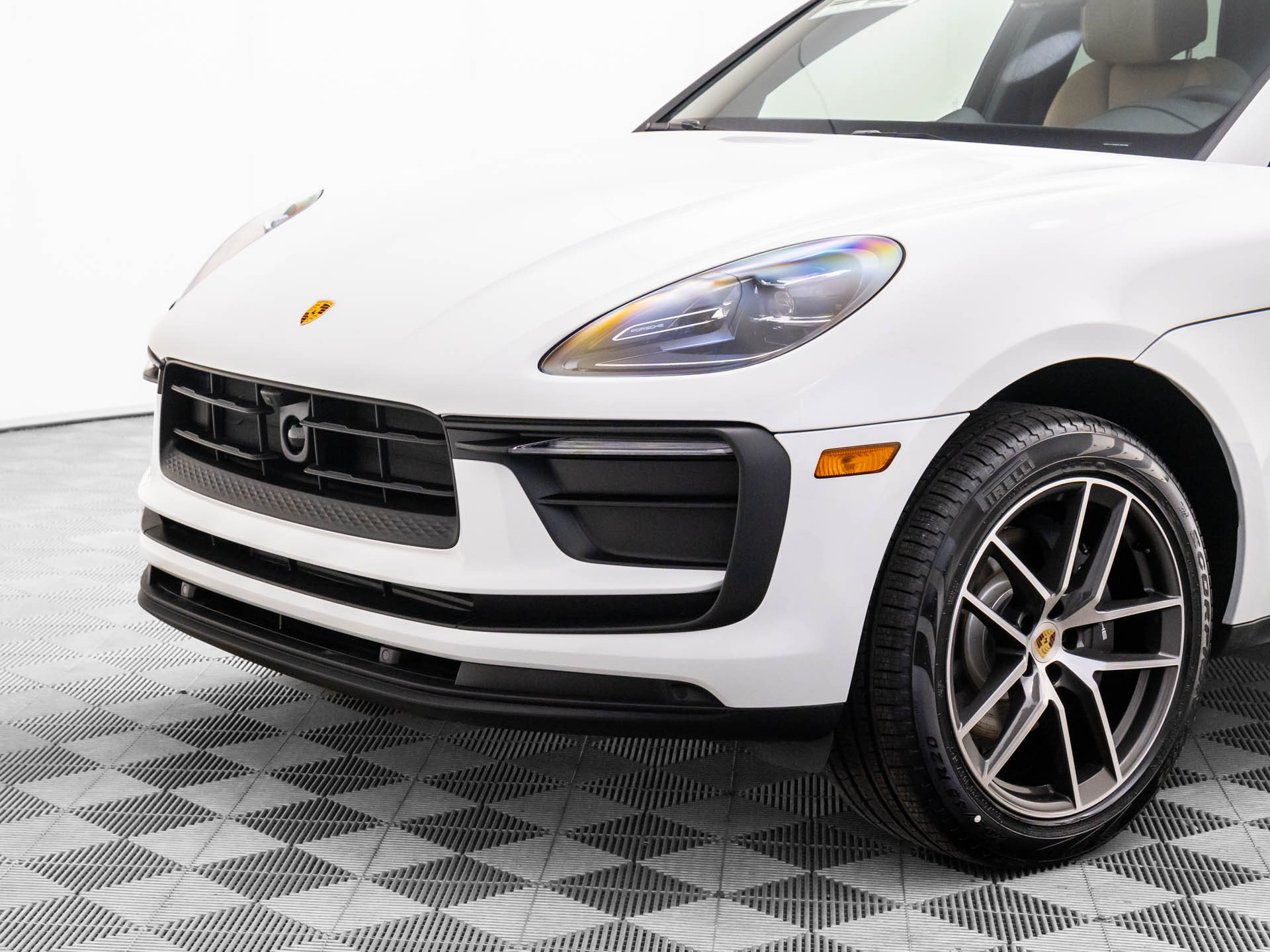 Certified 2026 Porsche Macan AWD/4WD image 37