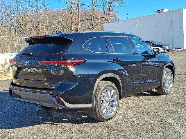 Certified 2026 Toyota Highlander Limited AWD/4WD image 26