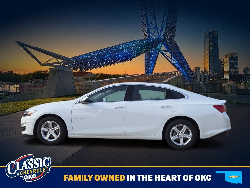 Used 2025 Chevrolet Malibu LS image 4