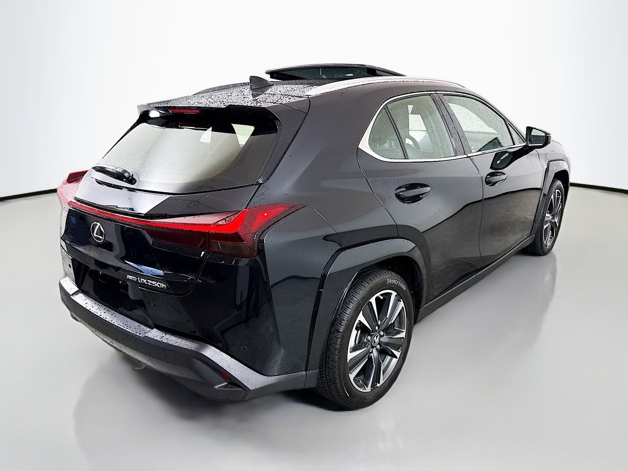 Used 2023 Lexus UX 250h AWD w/ Premium Package image 7