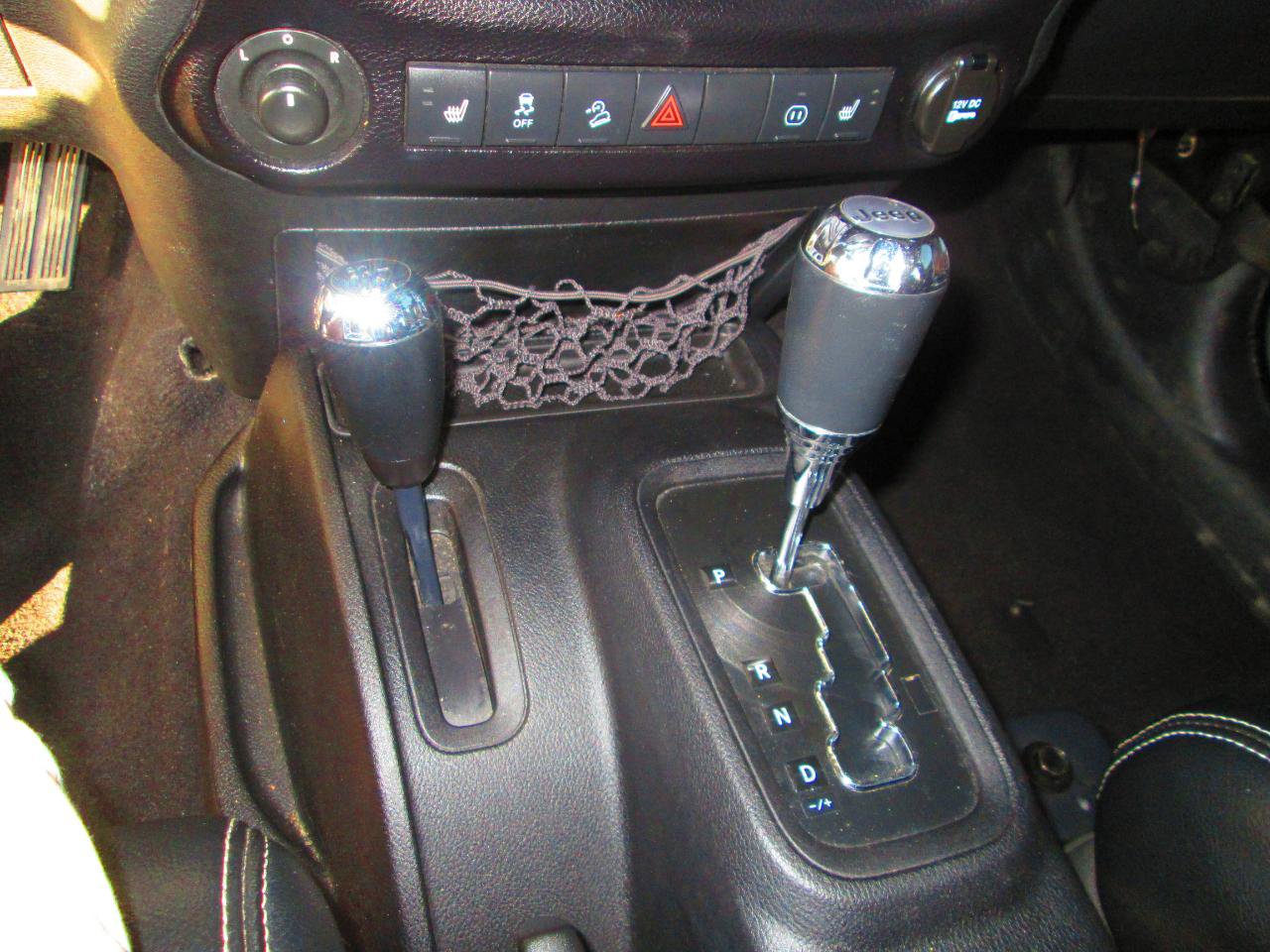 Used 2012 Jeep Wrangler Unlimited Rubicon w/ Dual Top Group AWD/4WD image 6