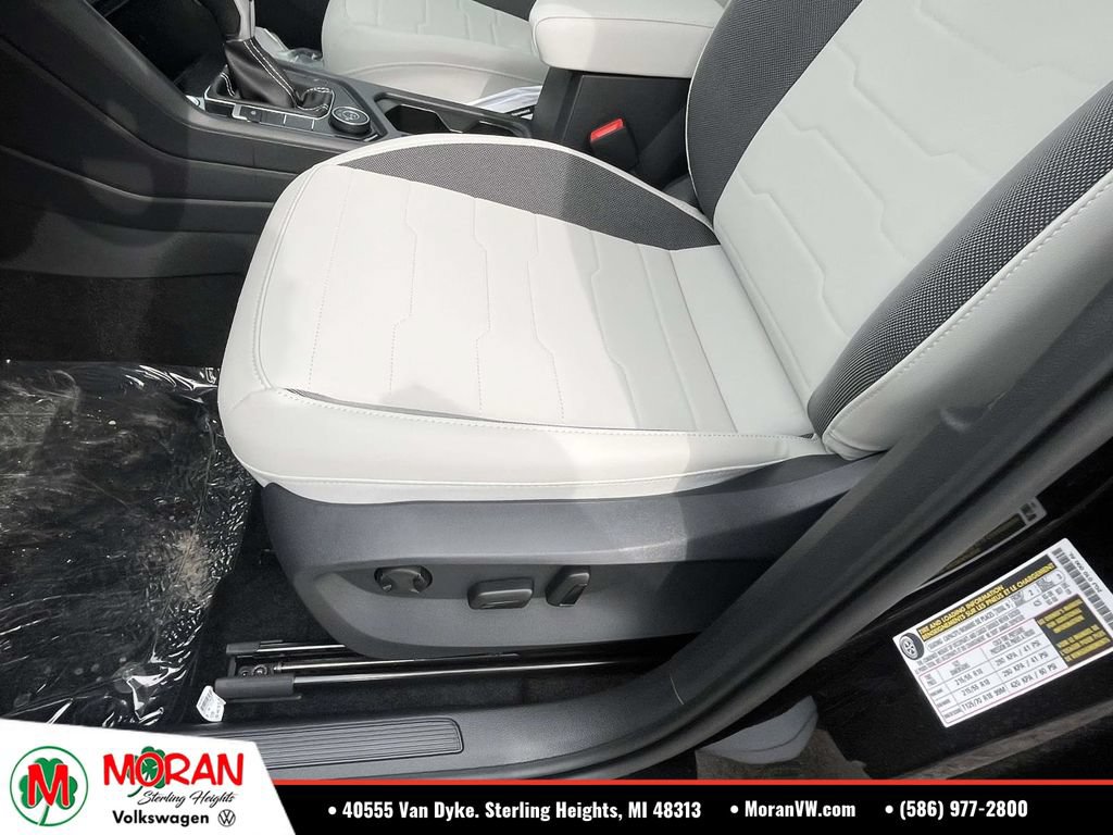 Used 2026 Volkswagen Taos SE AWD/4WD image 15