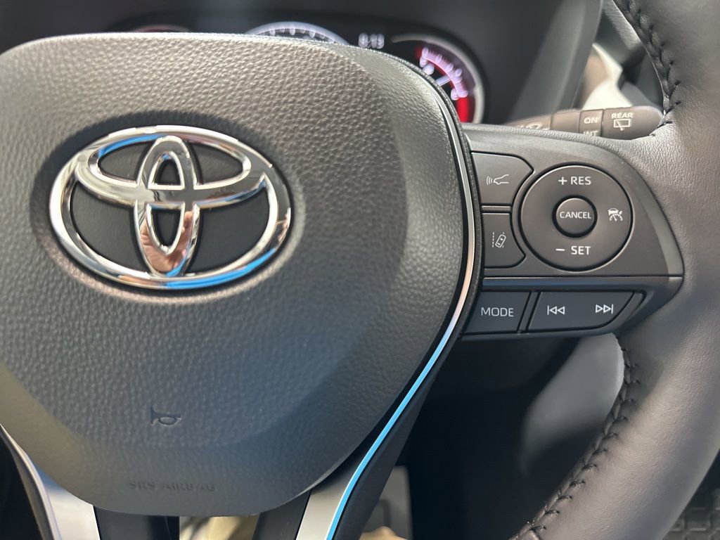 Used 2025 Toyota RAV4 XLE Premium image 25