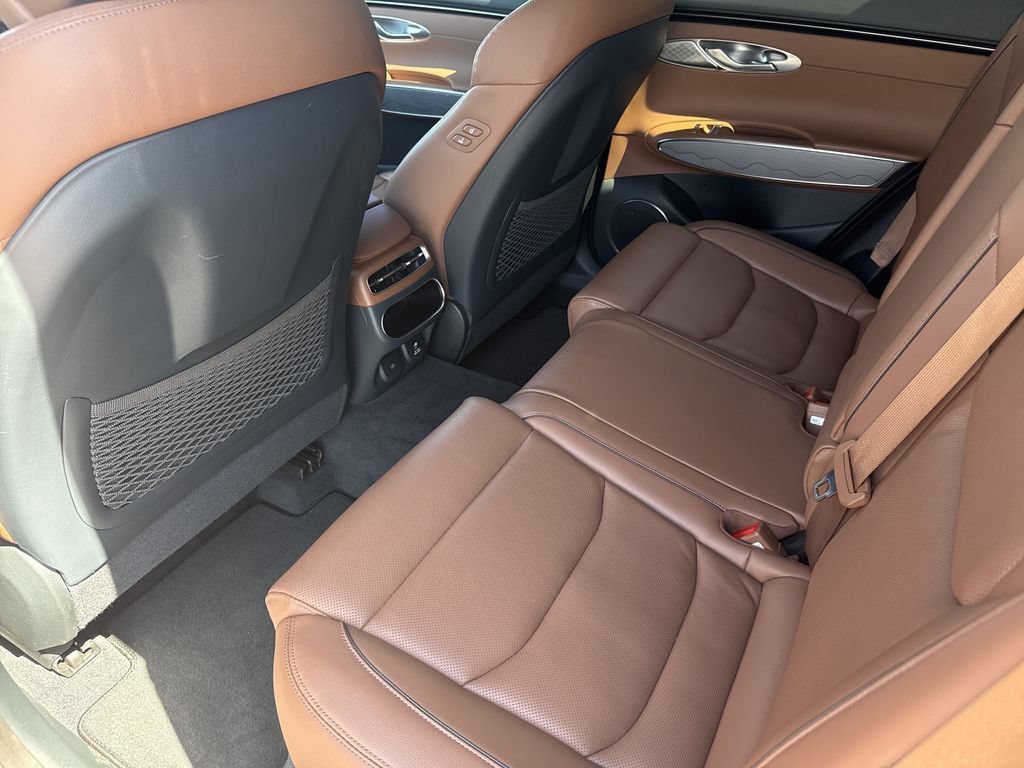 Used 2022 Genesis GV70 2.5T w/ Advanced Package AWD/4WD image 30