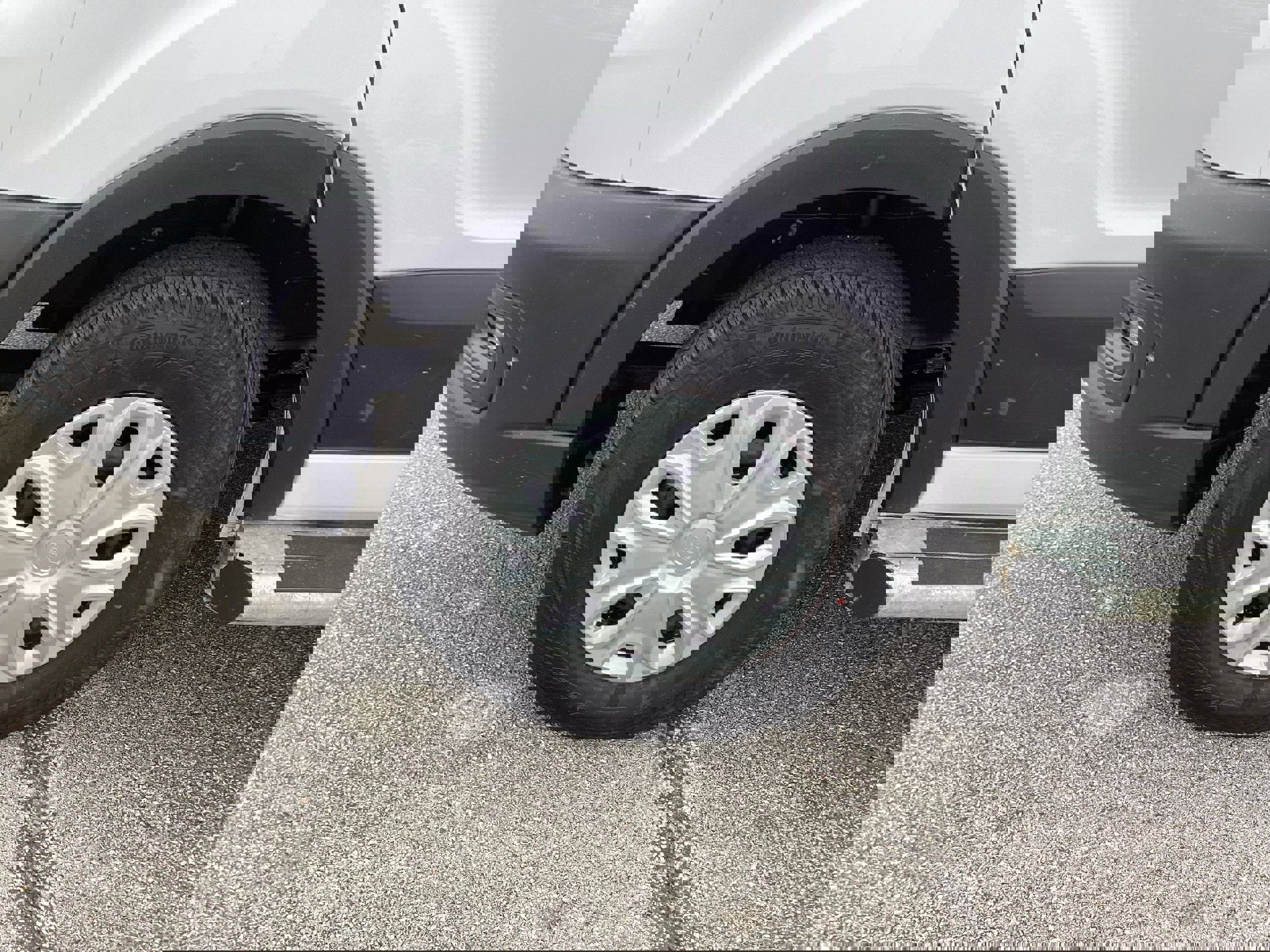 Used 2024 Ford Transit 250 Low Roof w/ Exterior Upgrade Package image 9