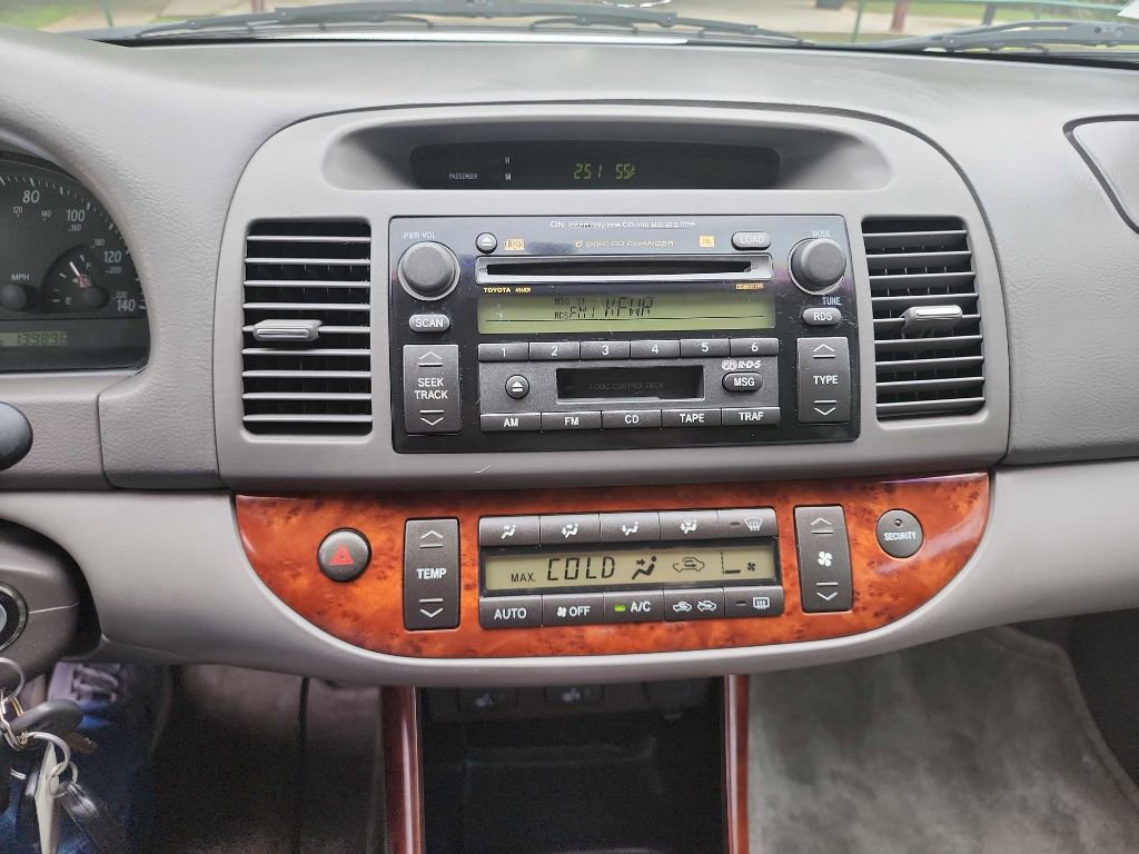 Used 2002 Toyota Camry LE FWD image 18