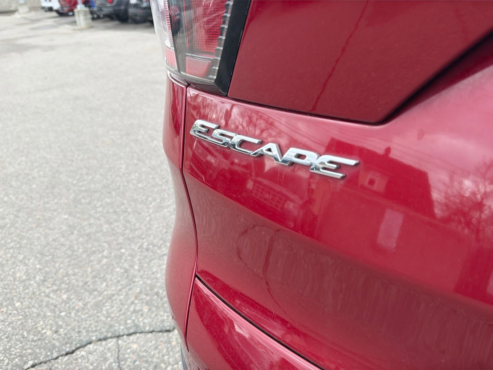 Used 2018 Ford Escape SE w/ SE Sport Appearance Package image 18