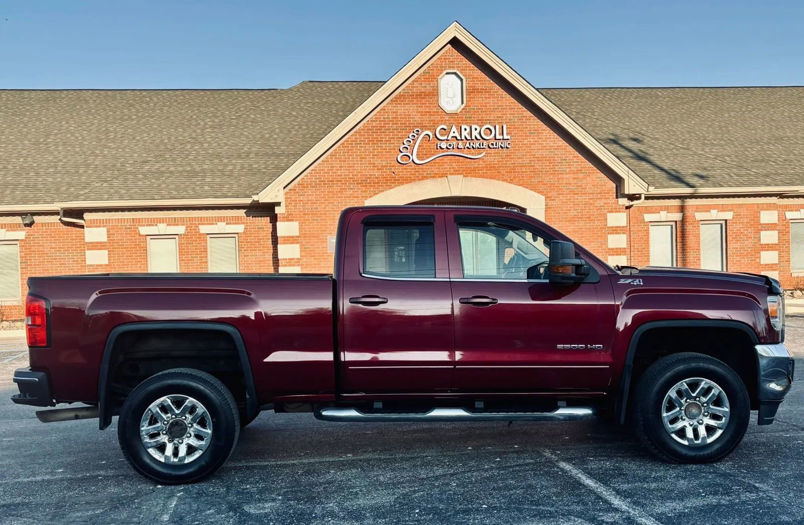 Used 2015 GMC Sierra 2500 SLE w/ SLE Preferred Package image 2