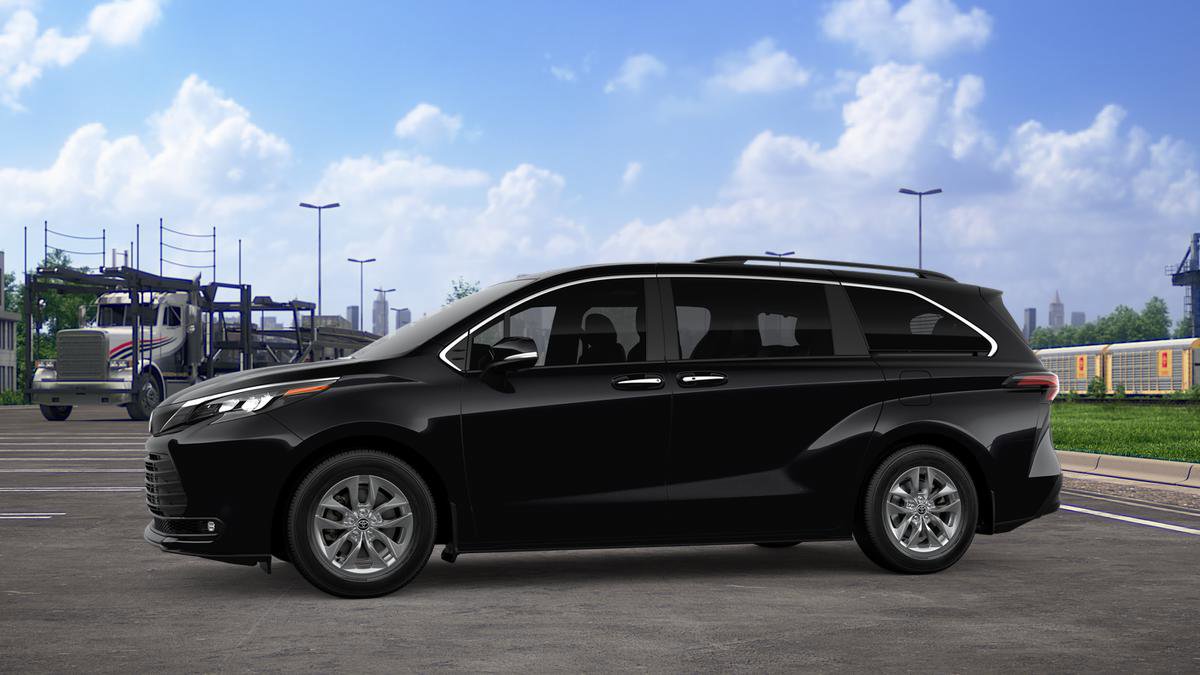 New 2026 Toyota Sienna XLE FWD image 5