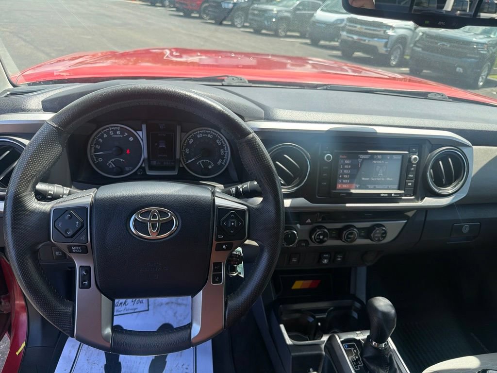 Used 2018 Toyota Tacoma SR5 AWD/4WD image 20