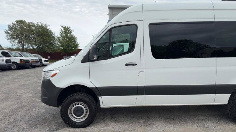 Used 2019 Freightliner Sprinter 2500 AWD/4WD image 17