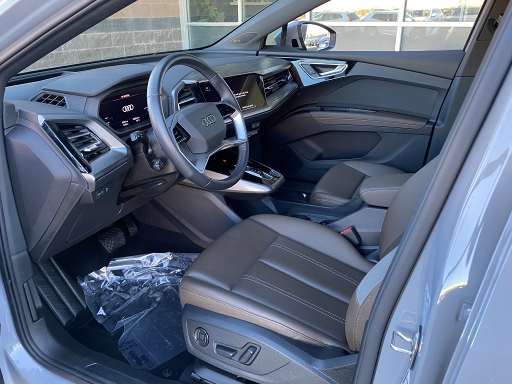 Used 2023 Audi Q4 e-tron Prestige image 14