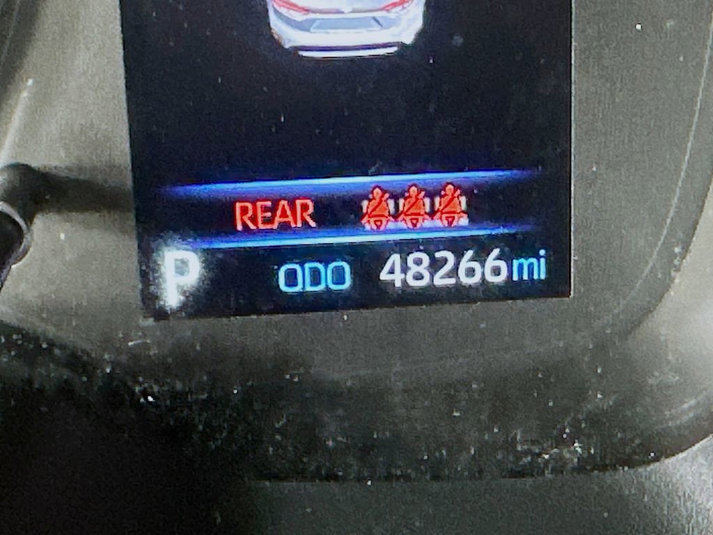 Used 2022 Toyota Corolla LE FWD image 29