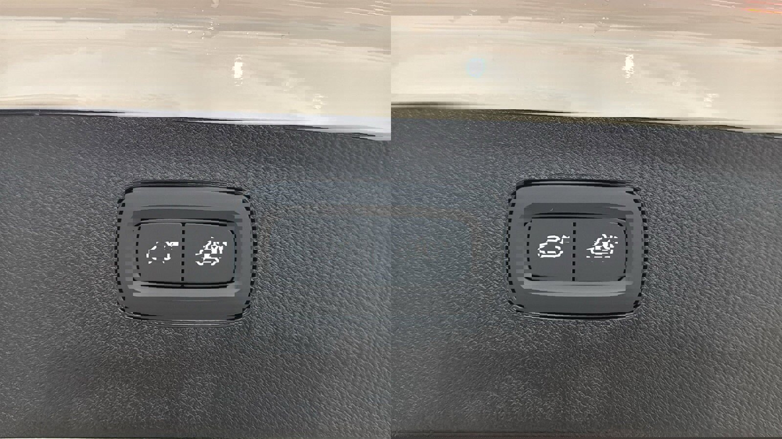 New 2026 Volvo XC90 B5 Core w/ Protection Package image 31