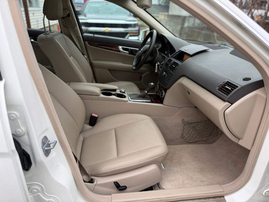 Used 2010 Mercedes-Benz C 300 4MATIC Sedan image 31