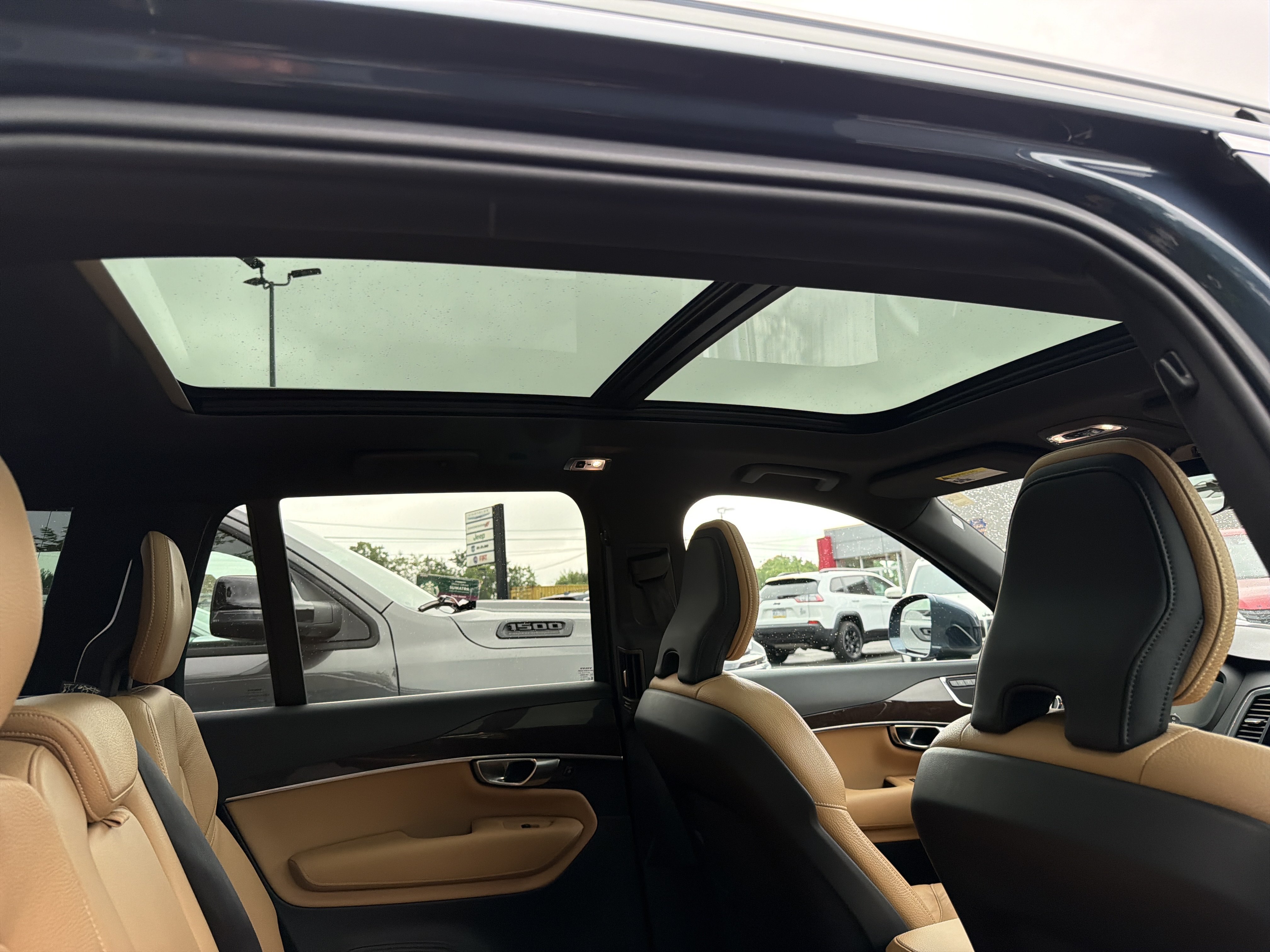 Used 2019 Volvo XC90 T6 Momentum w/ Advanced Package AWD/4WD image 14