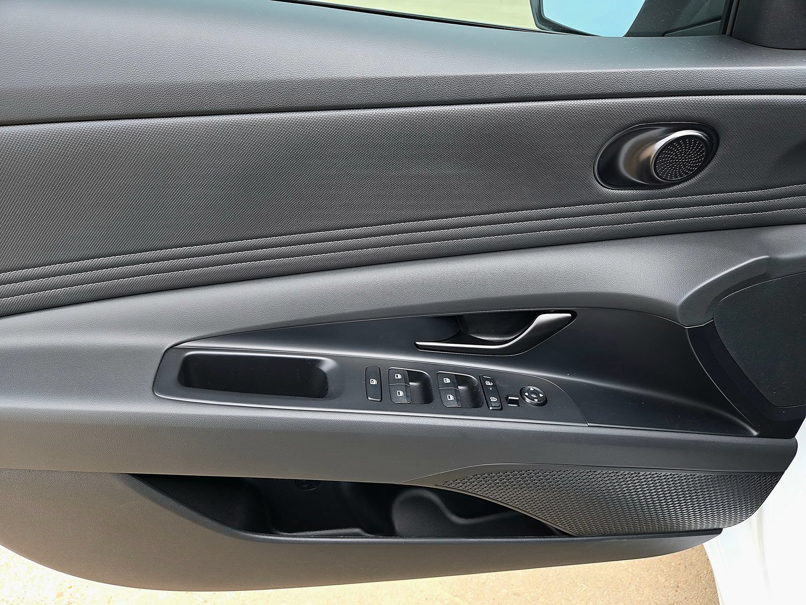 New 2026 Hyundai Elantra SEL FWD image 18