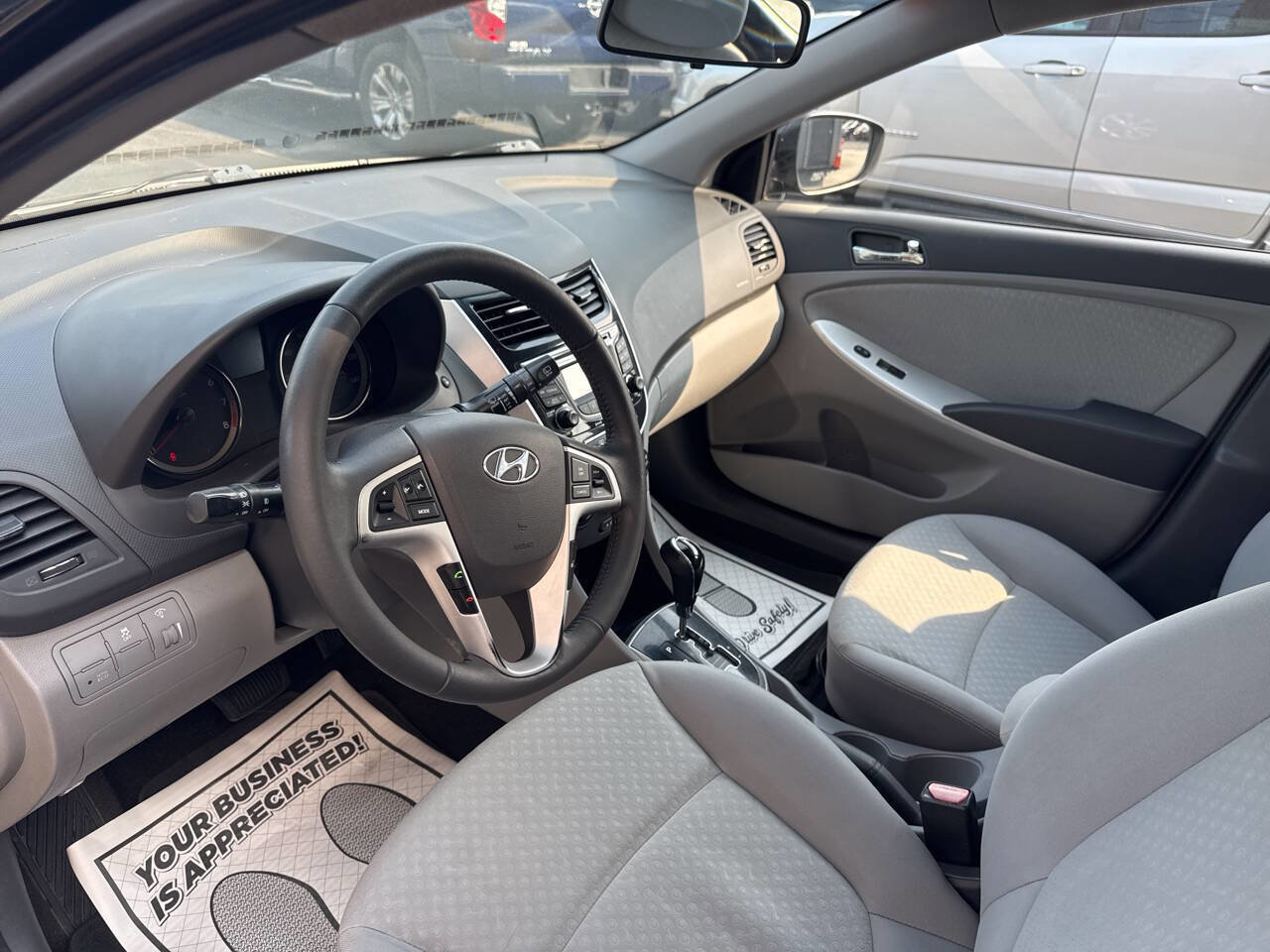 Used 2012 Hyundai Accent SE image 15