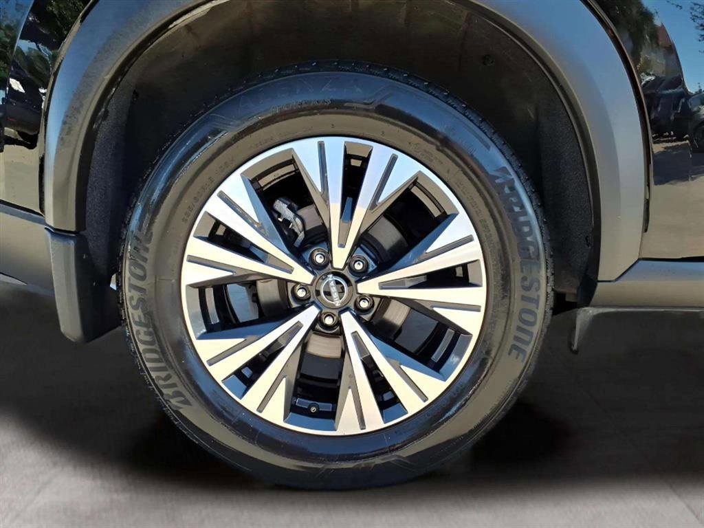 Used 2023 Nissan Rogue SV image 19