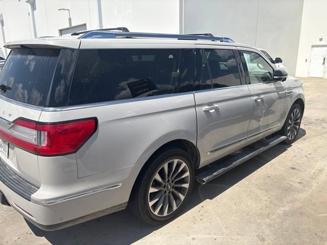Used 2021 Lincoln Navigator L Reserve w/ Luxury Package AWD/4WD image 4