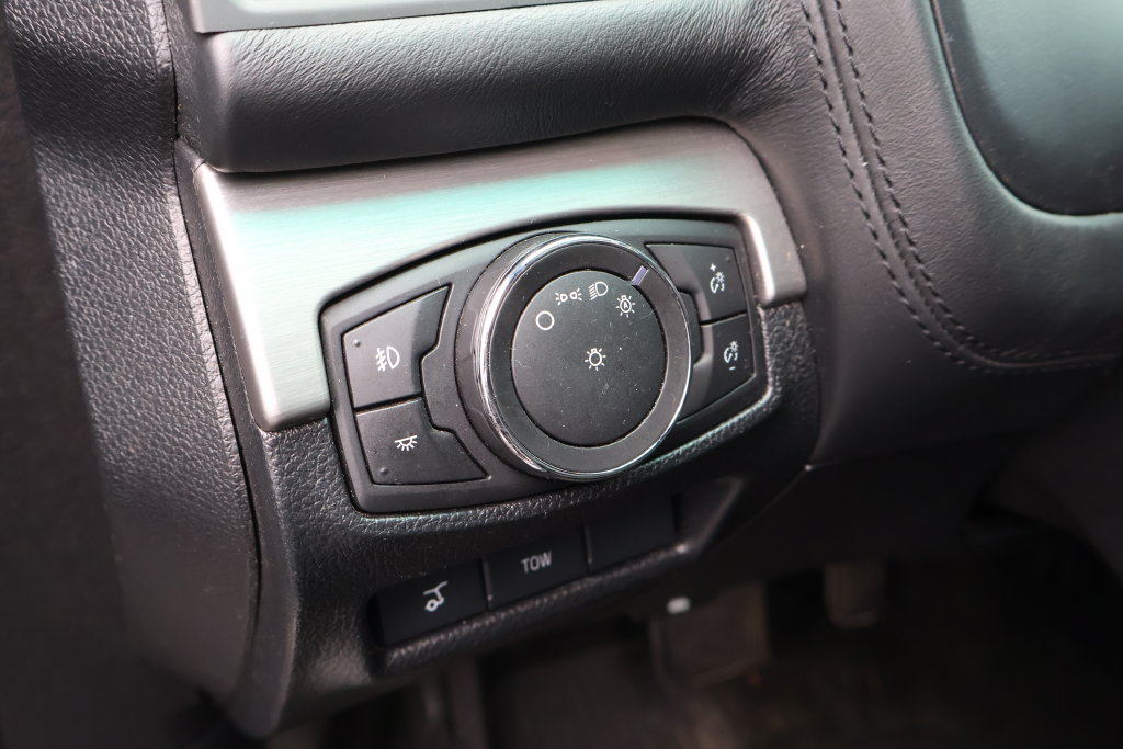 Used 2016 Ford Explorer Platinum AWD/4WD image 15