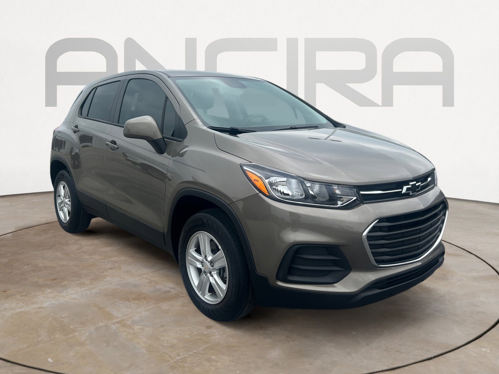 Used 2022 Chevrolet Trax LS w/ Tint and Cruise Package AWD/4WD image 4