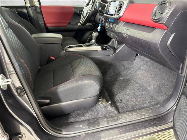 Used 2021 Toyota Tacoma SR5 AWD/4WD image 13