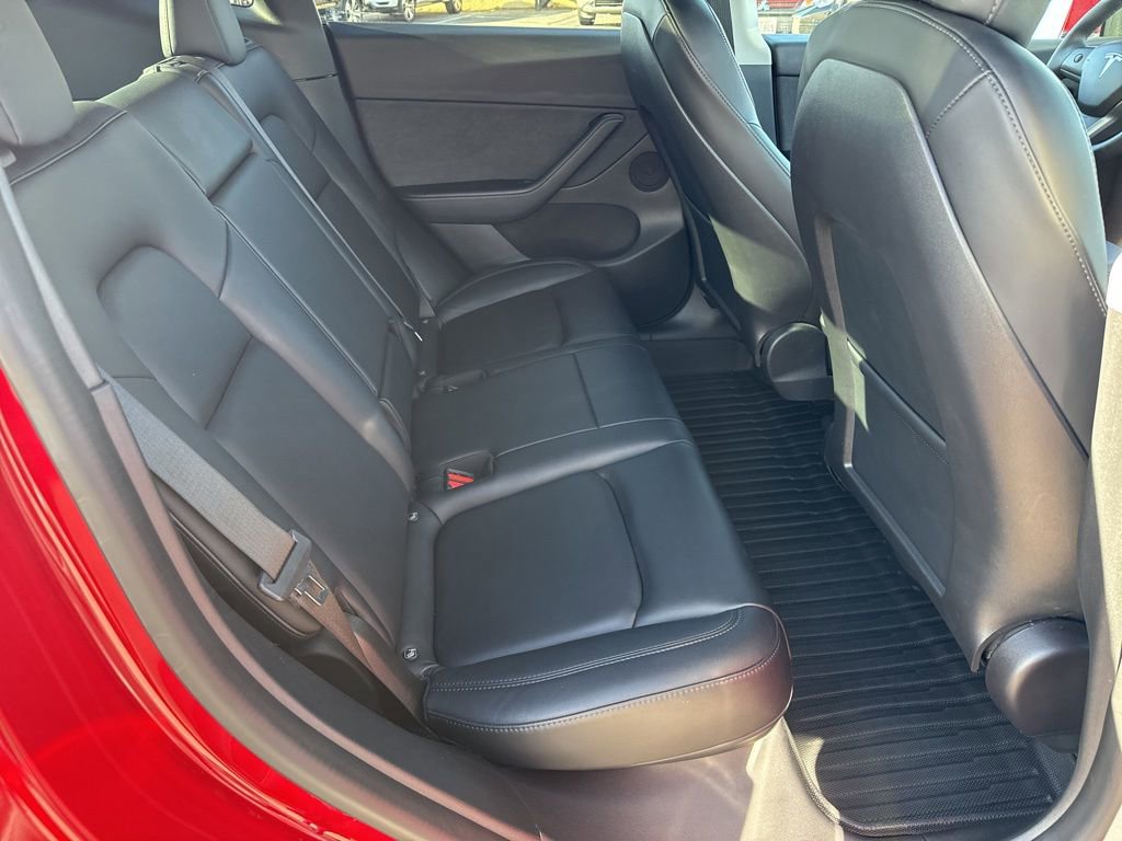 Used 2022 Tesla Model Y Long Range image 26