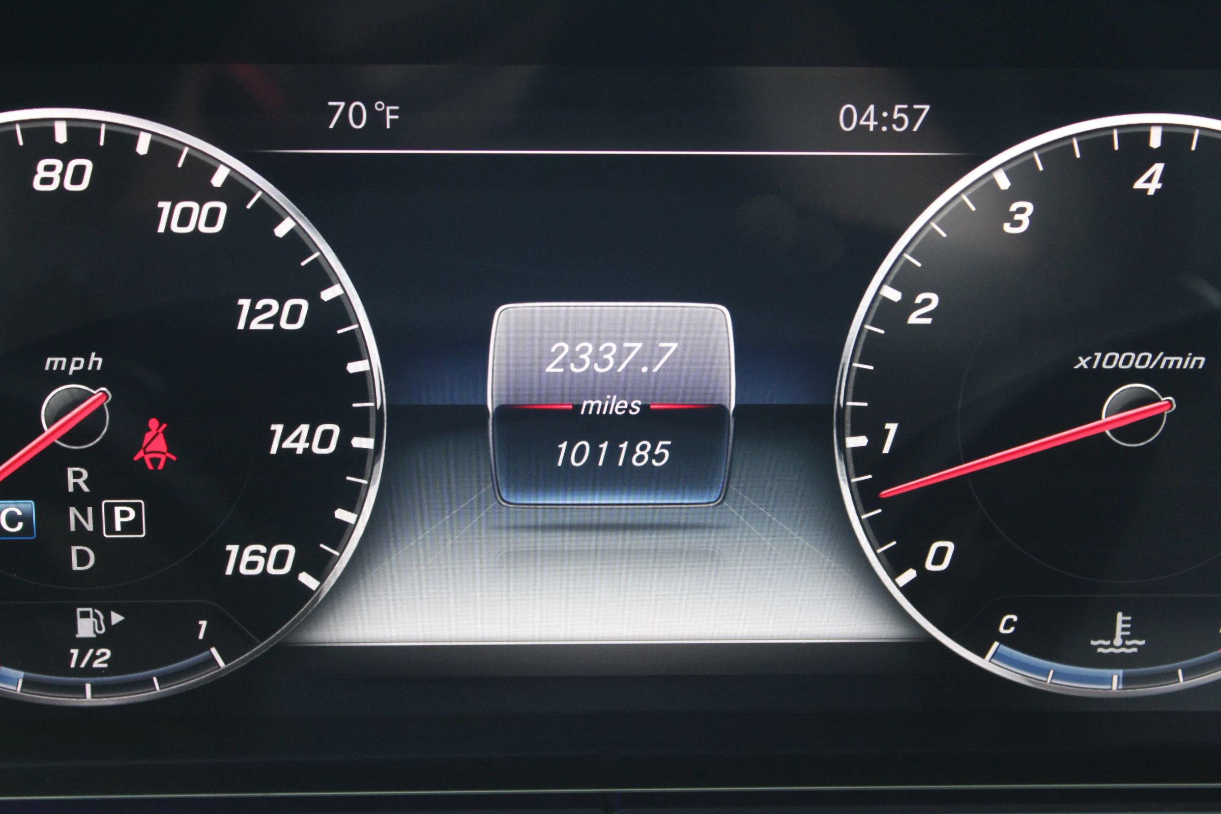 Used 2018 Mercedes-Benz E 400 4MATIC Sedan image 33