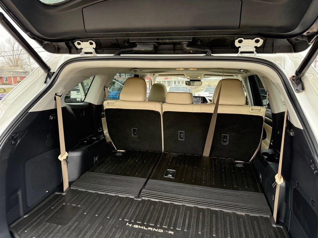 Used 2020 Toyota Highlander Limited image 26