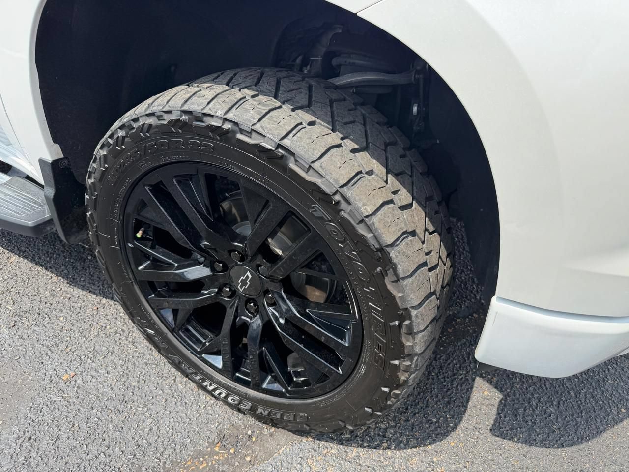 Used 2023 Chevrolet Silverado 1500 High Country w/ High Country Premium Package AWD/4WD image 29