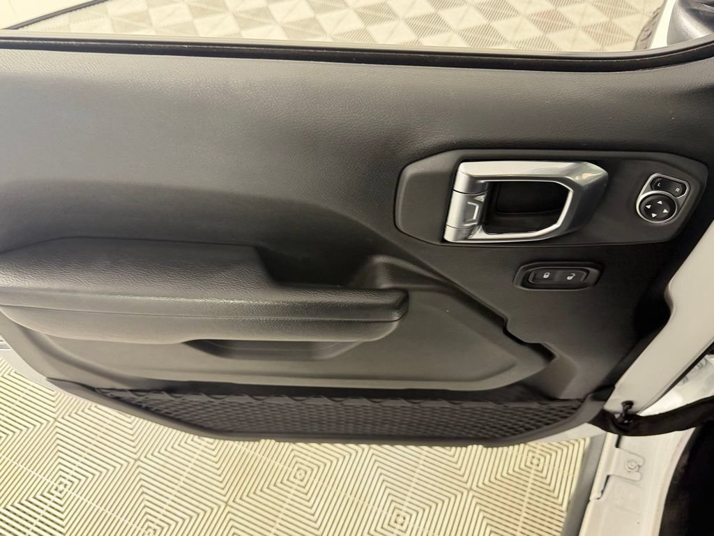 Used 2023 Jeep Wrangler Unlimited Rubicon 4xe AWD/4WD image 24