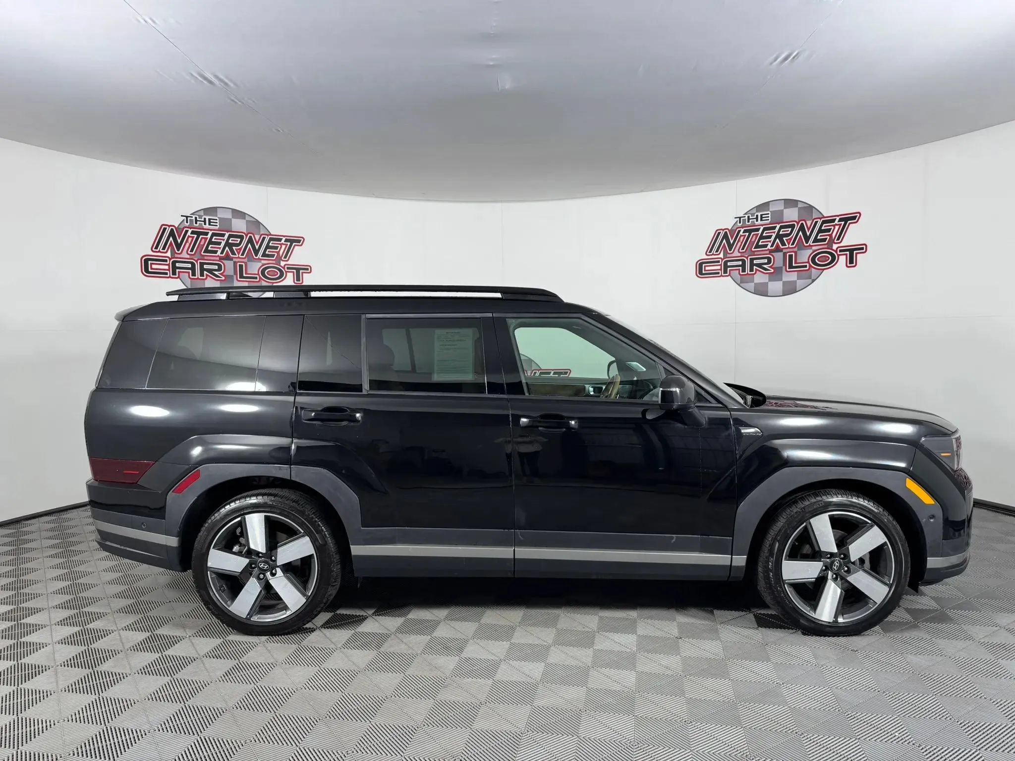 Used 2024 Hyundai Santa Fe Limited AWD/4WD image 8