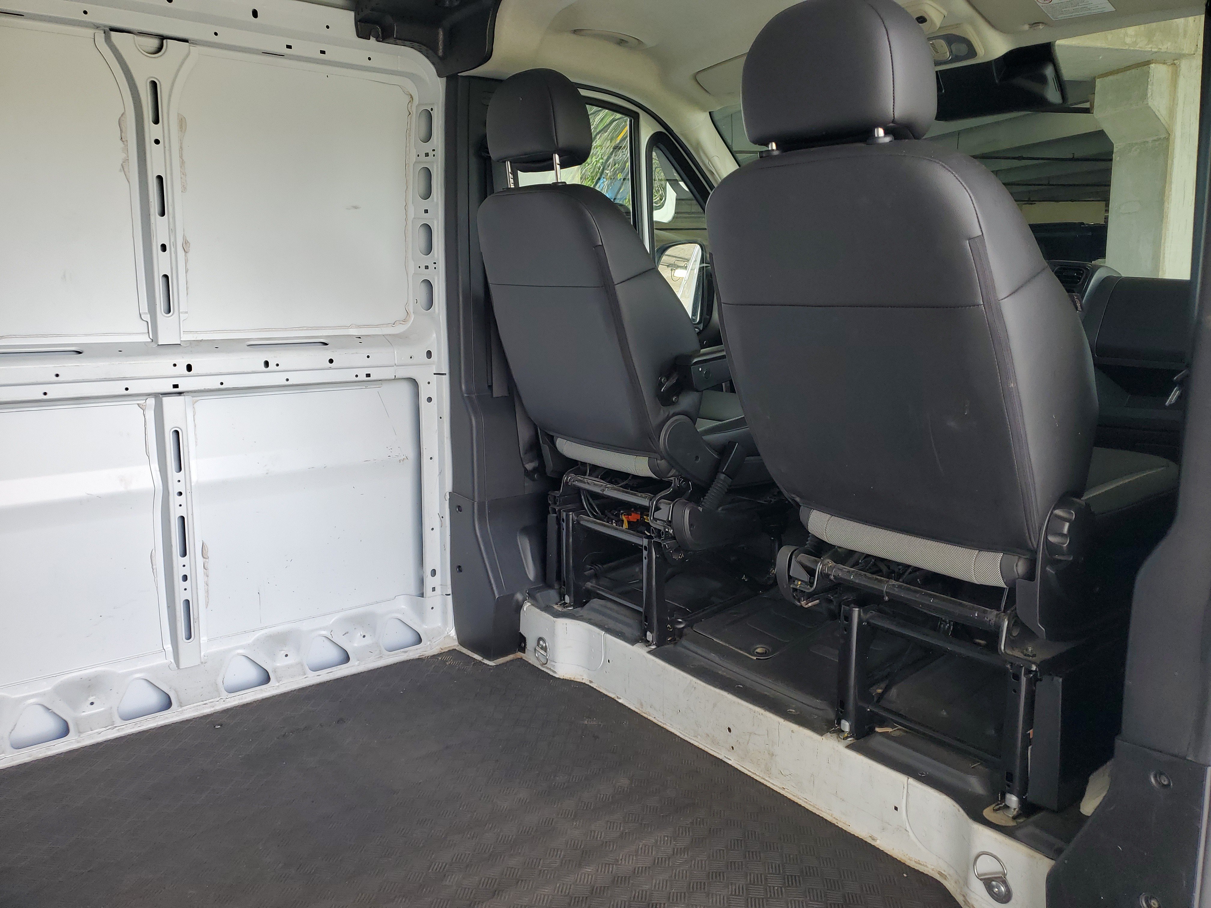 Used 2025 RAM ProMaster 2500 w/ Convenience Group FWD image 10
