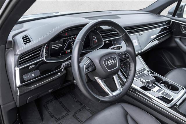 Used 2025 Audi Q7 2.0T Premium w/ Convenience Package AWD/4WD image 10