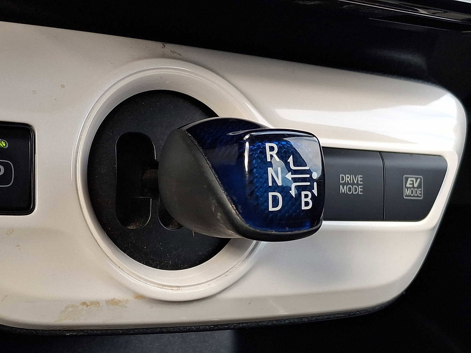 Used 2018 Toyota Prius Four Touring image 12