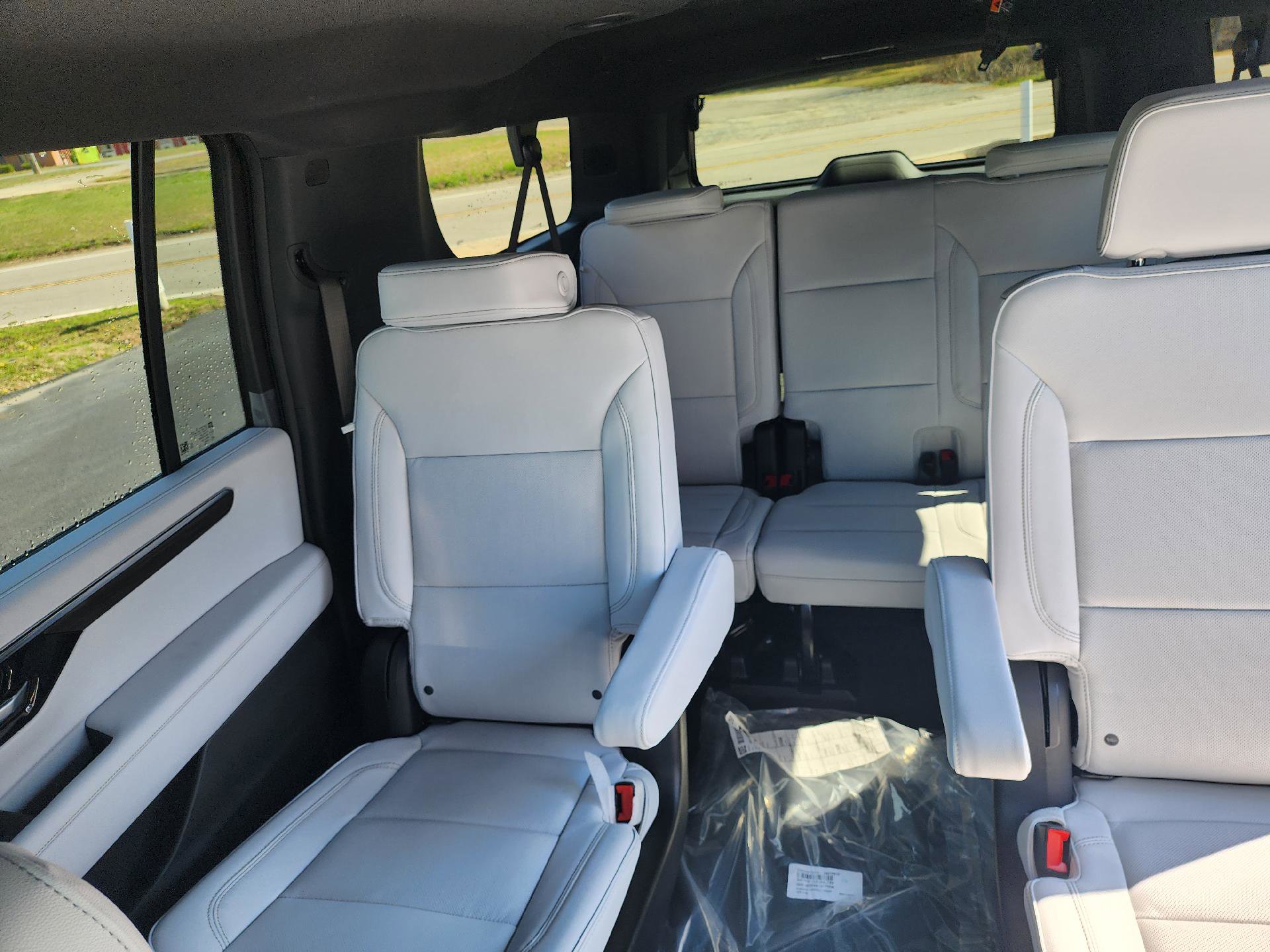 New 2025 Chevrolet Suburban Premier image 9