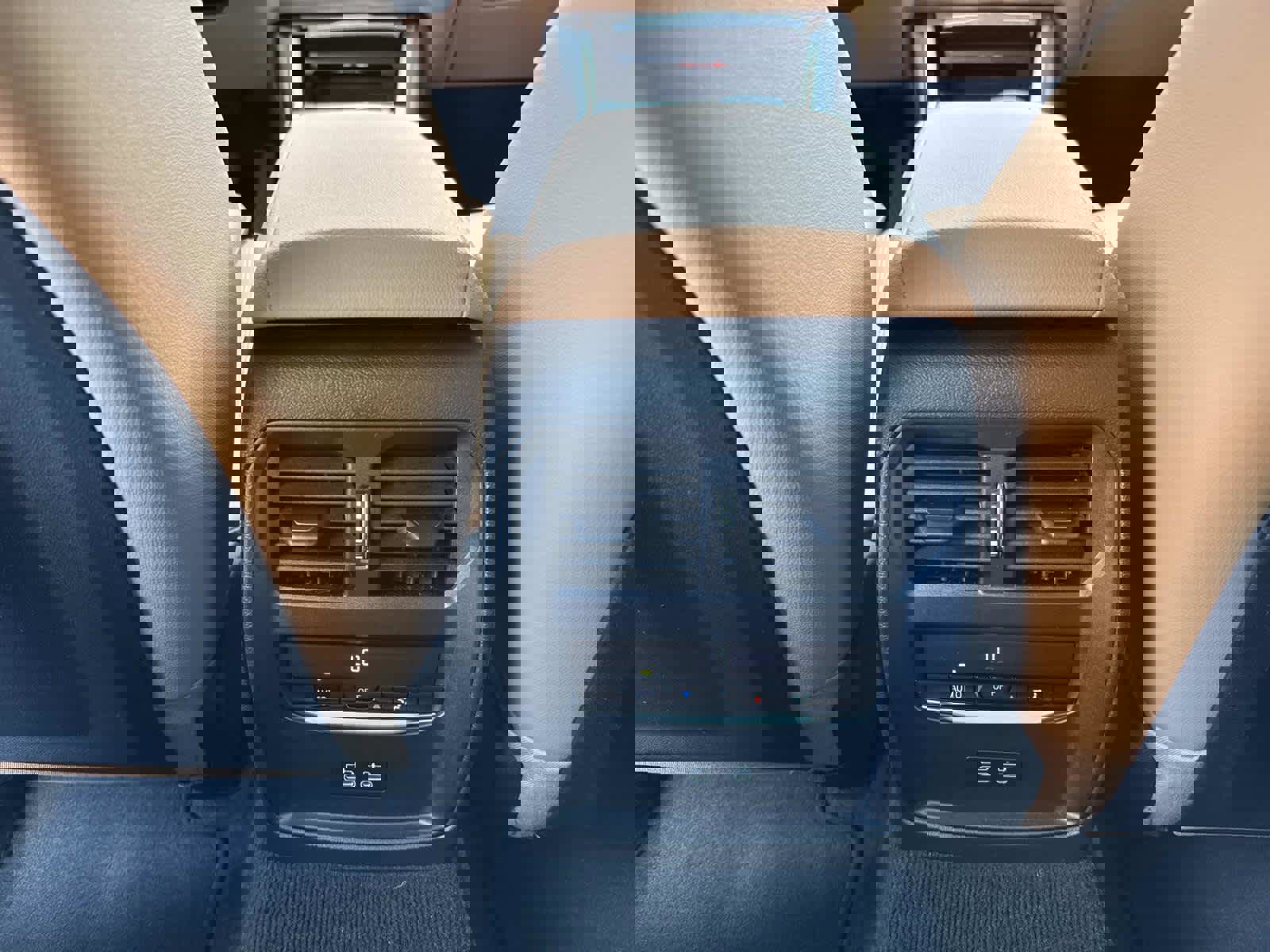 Certified 2025 BMW 330i Sedan w/ Premium Package image 15