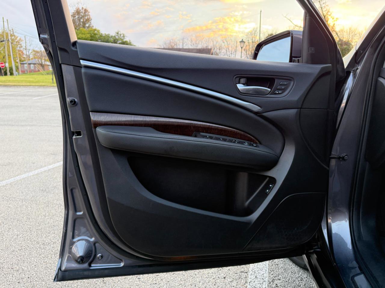 Used 2018 Acura MDX SH-AWD w/ Technology Package image 16