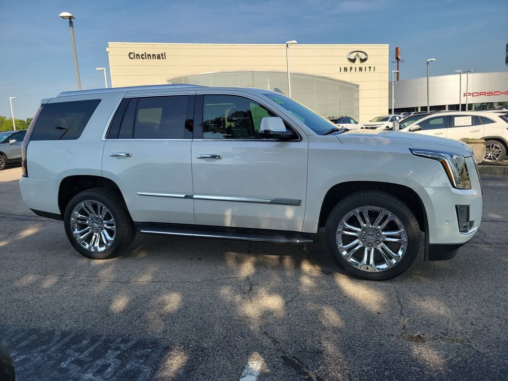 Used 2020 Cadillac Escalade Luxury AWD/4WD image 6