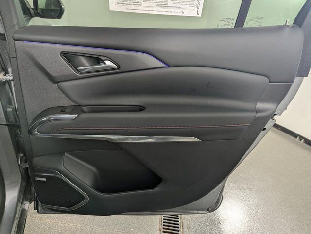 Used 2024 Chevrolet Traverse RS image 19