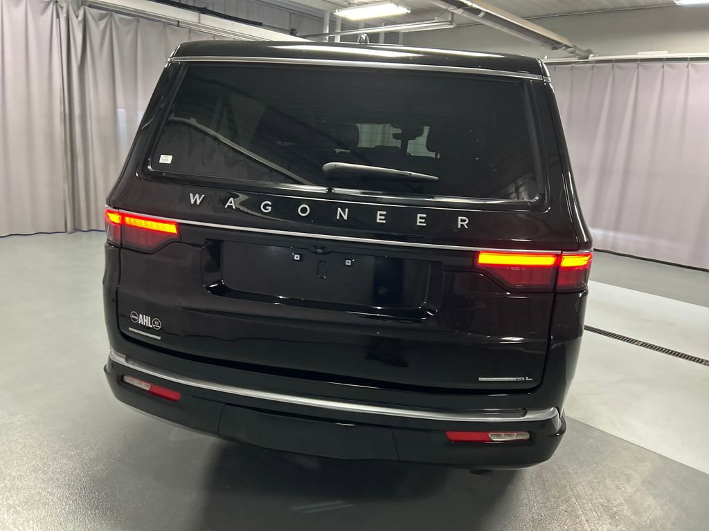 Used 2023 Jeep Wagoneer L Series III w/ Premium Group I image 6