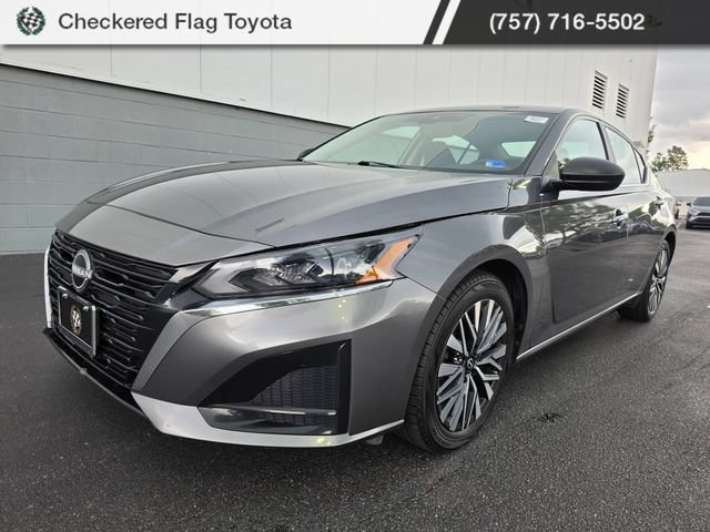 Used 2025 Nissan Altima 2.5 SV FWD image 1
