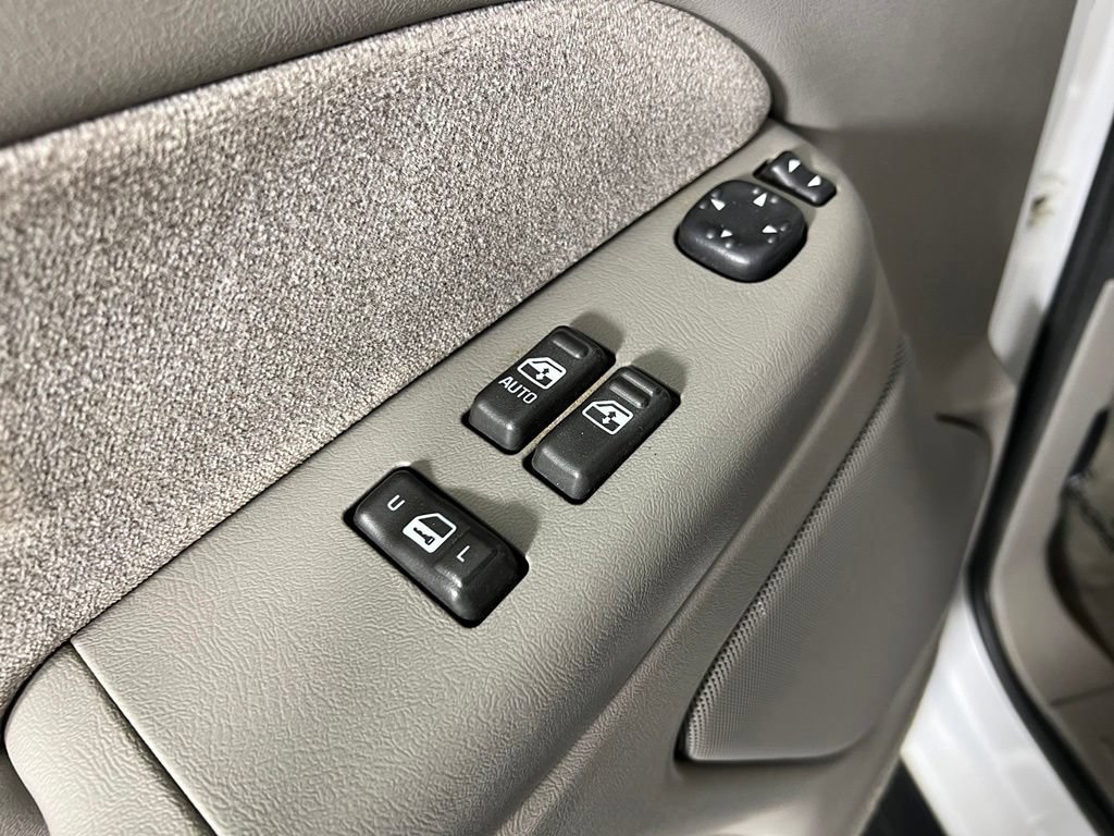 Used 2000 Chevrolet Silverado 2500 LS RWD image 16
